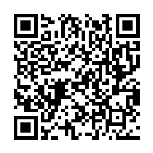 而祭坛的中心位置则是有一个一米左右高度的祭台二维码生成