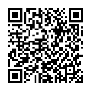 而私底下的信件往来则是喜欢用风格多变更能显示技巧的二维码生成