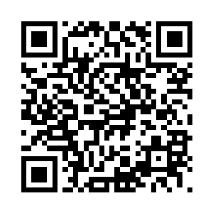 而约瑟夫则是半躺在了宽大的越野车后座上二维码生成