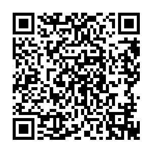 而老人眉宇之间的飒爽英气和那不怒自威的气势可以揣测出他年轻时的俊朗潇洒二维码生成