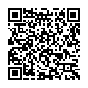 而自曝产生的空间裂缝也将一边的萧逸吸了进去二维码生成