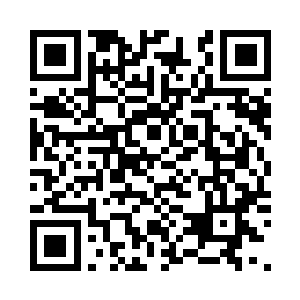 而船上的船员们则抄起身边的燧发枪二维码生成