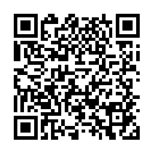 而莉亚自己却到外面宣扬这个后母待她是如何恶毒二维码生成