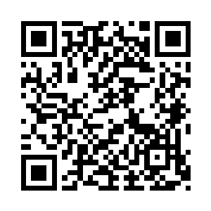 而蒋文山的一双不老实大手袭上郑晓艾丰满的二维码生成