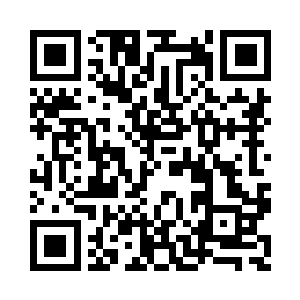 而被按住的那个粉丝看到自己的偶像出现二维码生成