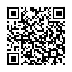 而褚青看着幽暗的走廊和紧闭的手术室二维码生成