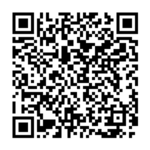 而要想用一把锋利的剑在如此薄弱的树叶上完完整整的刻上一个字二维码生成