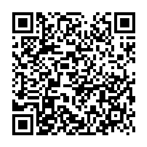 而身后是老顶山上的炎帝像――就是当初猴子狙击他哥时所站的炎帝像二维码生成