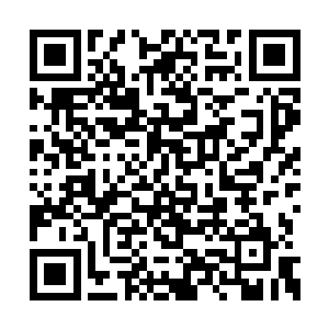 而这般在这个倾斜往下的通道中疾驰了一整日后二维码生成