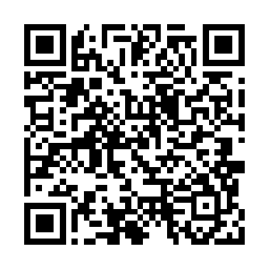 而这花田跑马场是燕京新兴的一处娱乐休闲会所二维码生成