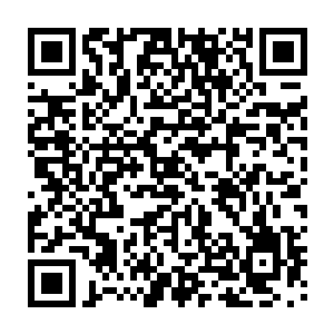 而那不断靠近的王乾此刻却是换成了一个恐怖面容还张开着锋利獠牙的清朝僵尸二维码生成