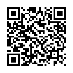 而那些碎片仿佛定格在了半空之中二维码生成