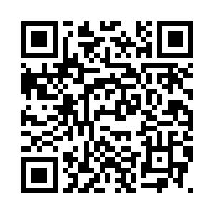 而那人穿着睡衣从房间里面出来的话二维码生成