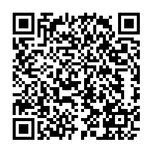 而队伍尽头的房间赫然是枪炮与玫瑰的休息室――当时雨果和艾克索根本不认识二维码生成