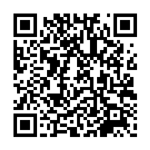 而防空设施边上的防空警报更是凄厉无比地响起二维码生成