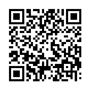 而骆青姑和尹逸桦在后面很近的距离负责断后二维码生成