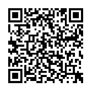 而黄香怡和韩海萍两人则坐另外一辆车尾随其后二维码生成