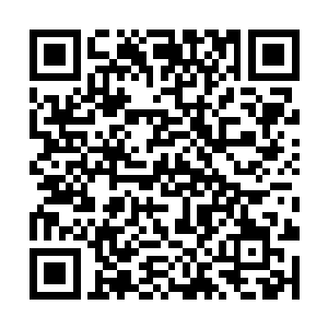 耳尖的她突然听到电话里传来一个男人夸张的惊讶声二维码生成