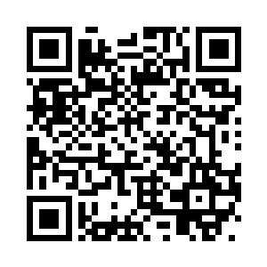 聂星痕当着明尘远的面将卷轴展开二维码生成