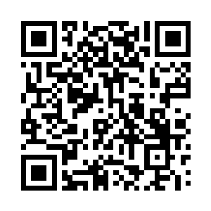 聚在营门口排队领取饭食的百姓们议论纷纷二维码生成
