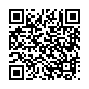 背着手走到了摆放在地上的灵草边上二维码生成