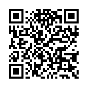 胖男人脸上的汗好像黄豆一样滴滴答答往下落二维码生成