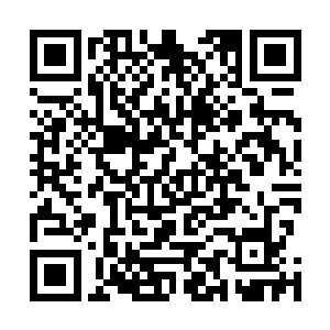 胡安几乎是在荣光跳起来躲过哈吉铲断的时候就冲了上来二维码生成