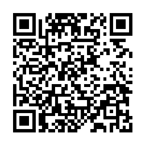 胡椒看见纪成藩和两个牛高马大的保镖走了出来二维码生成