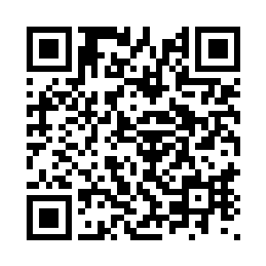胡炜轻轻拉了拉大伯朱守仁的袖子二维码生成