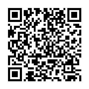 脑袋一偏然后向着女人的那个方向狠狠地撞过去二维码生成