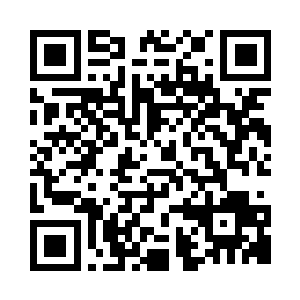 脖子上缠绕着一条装饰用的浅色围巾二维码生成