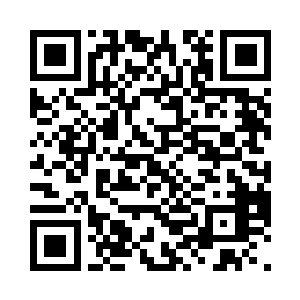 脚下的大地仿佛翻滚着出现了一个深洞二维码生成