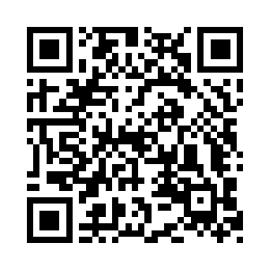 脚边的地上落下了一层厚厚的黏糊糊的东西二维码生成