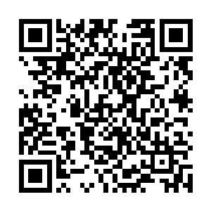 脱力剧痛的左肩全靠那几条伸缩绷带代替了肌肉的作用二维码生成