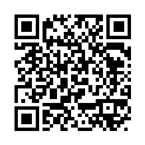 脸上带着浓浓的妒火的望向了前面的萧易二维码生成