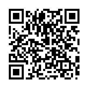 脸上浮现着过来人看眼前人的善意浅笑二维码生成