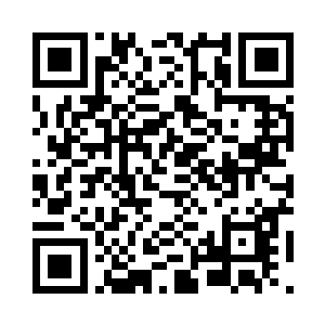 脸上的表情和他打电话时的态度是一样一样的二维码生成