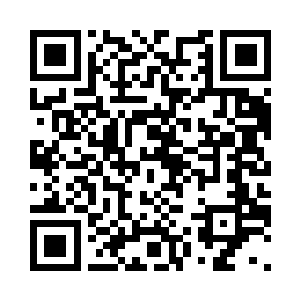 自己因为穿着的睡衣领口有些开得大二维码生成