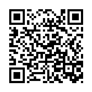 自己的发型却已经被巨大的强风吹乱了二维码生成