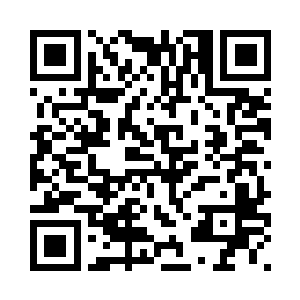 自己还抓了几把青草扔到土坑上方二维码生成