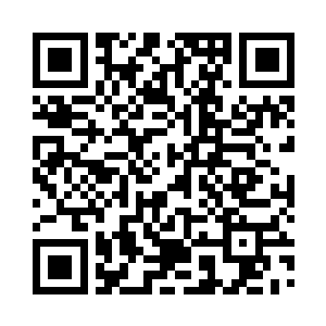 自然是连续寻找了许多专卖装备的摊位二维码生成