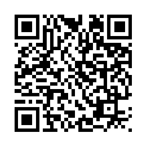 自顾自的在张铁面前做了两个动作二维码生成