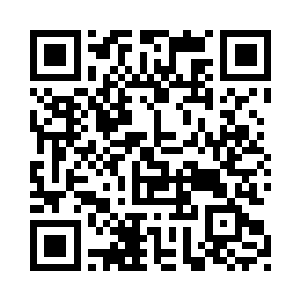 至于姐姐佳佳则是走进厨房帮忙了二维码生成