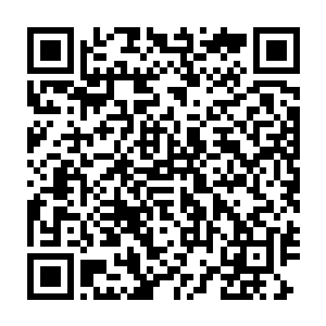 舞台背景是冷调和酒池里的暖调形成鲜明的对比和强烈的视觉冲击力二维码生成