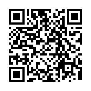 船上一群人纷纷围观者他被追杀的一幕二维码生成