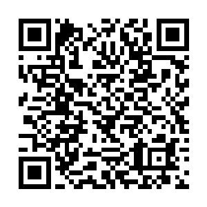 船长清晰地看到他躺下的地方有不少鲜血在流淌……二维码生成