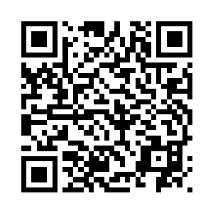 艾琳生生的把教练举在了半空之中二维码生成