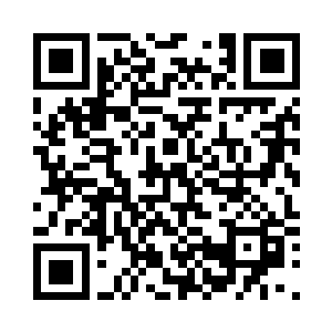 苍白的脸此刻满是坚毅与温柔的结合二维码生成