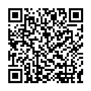 苏凡慢慢的将自己的脑袋靠在了威廉的耳边说道二维码生成