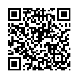 苏凡的右手顿时一把抓住男子的手腕二维码生成